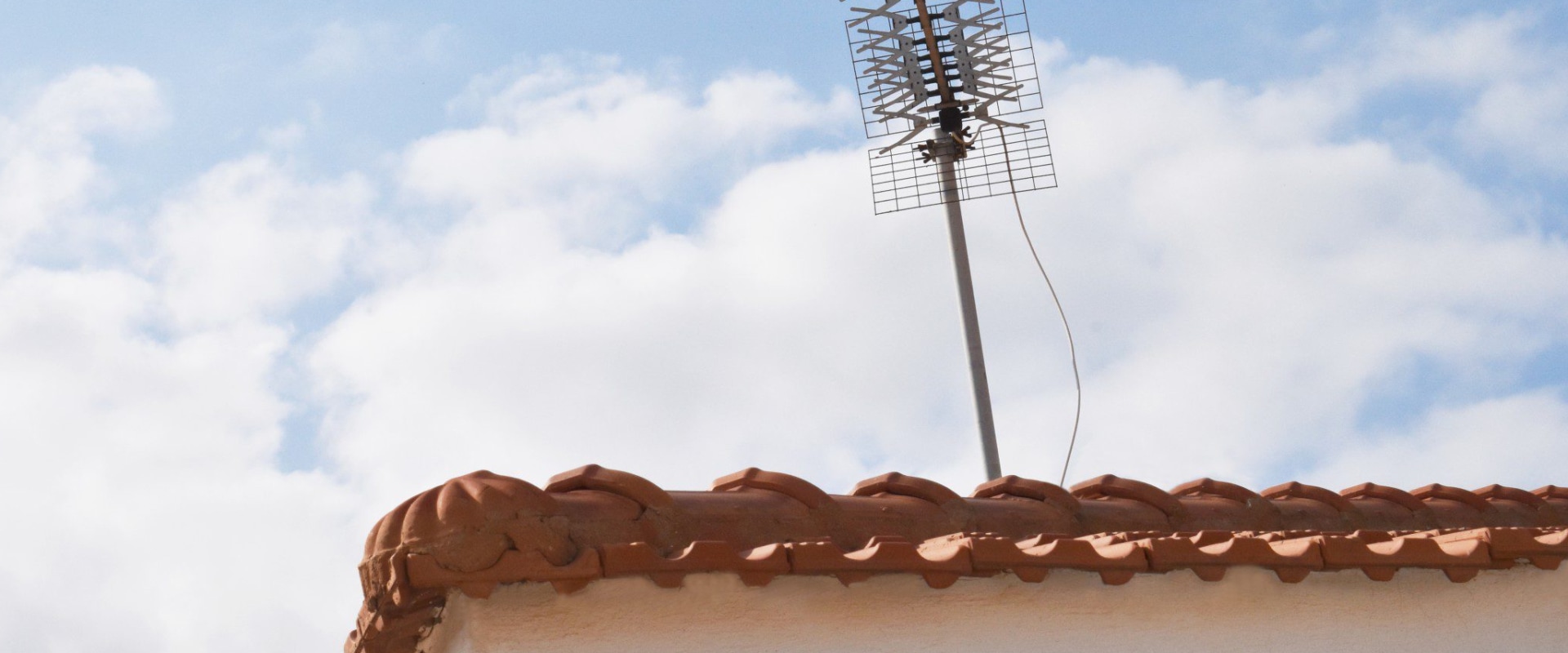 Is it safe to put antenna on roof?