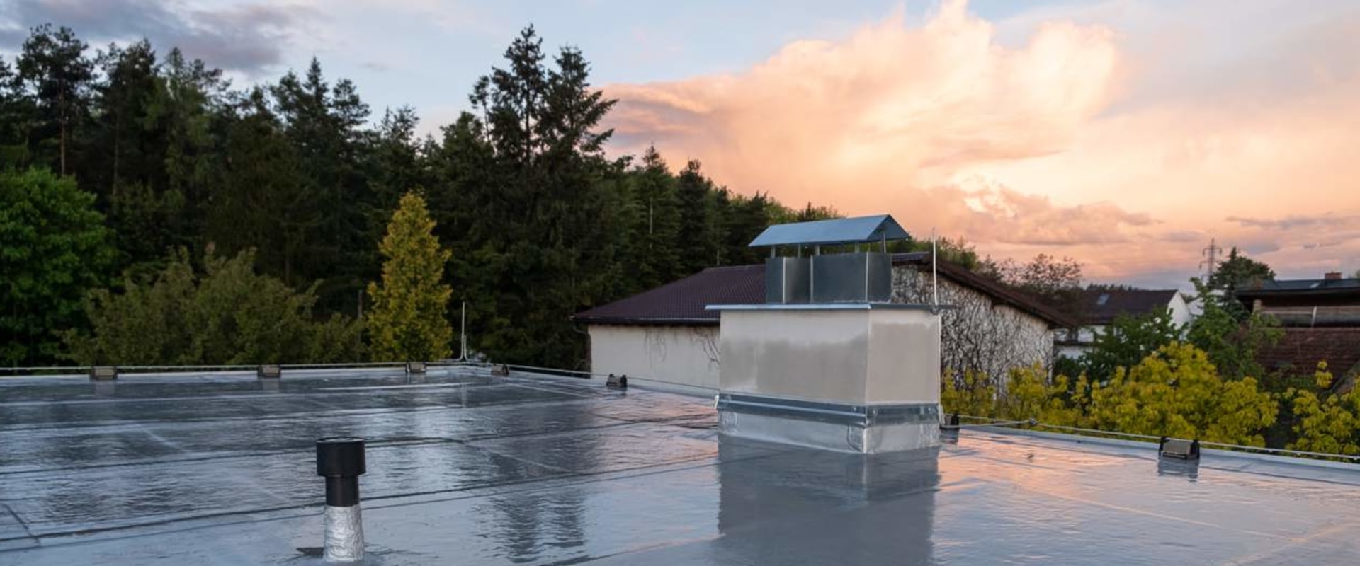 How long does a low slope roof last?